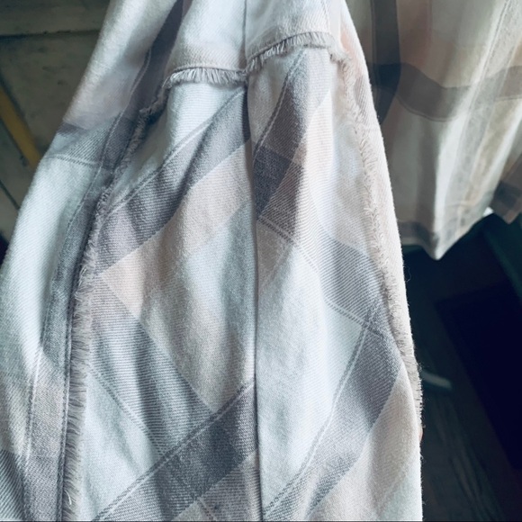 10 CROSBY DEREK LAM Cropped Pink Plaid Shirt - Picture 3 of 11